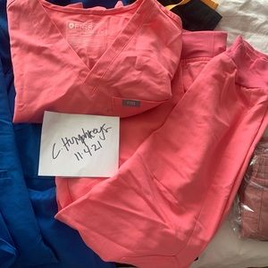 FIGS HOT PINK ZAMORA SMALL PETITE & CATARINA SET